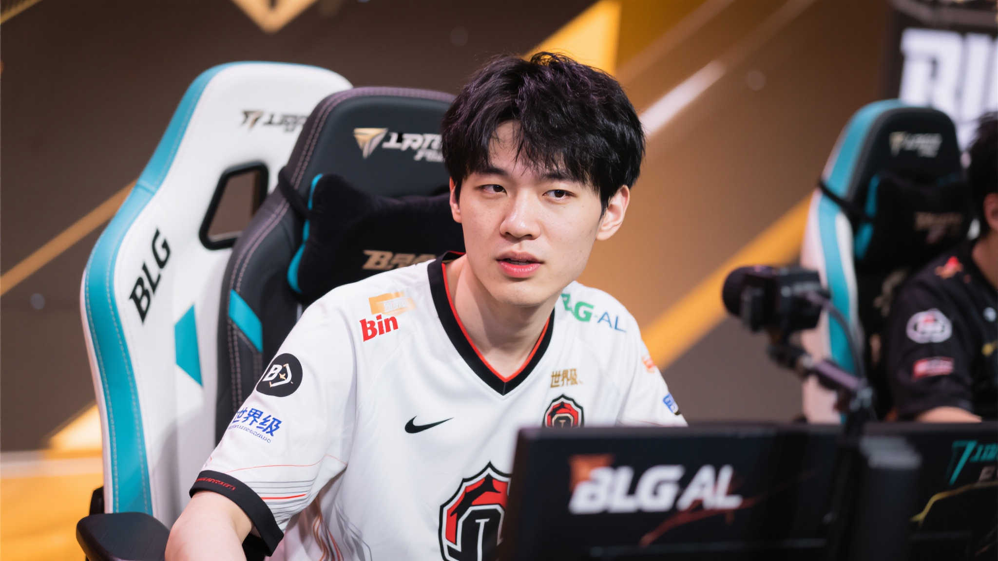BLG不敌AL，Bin依旧自信称霸上路巅峰